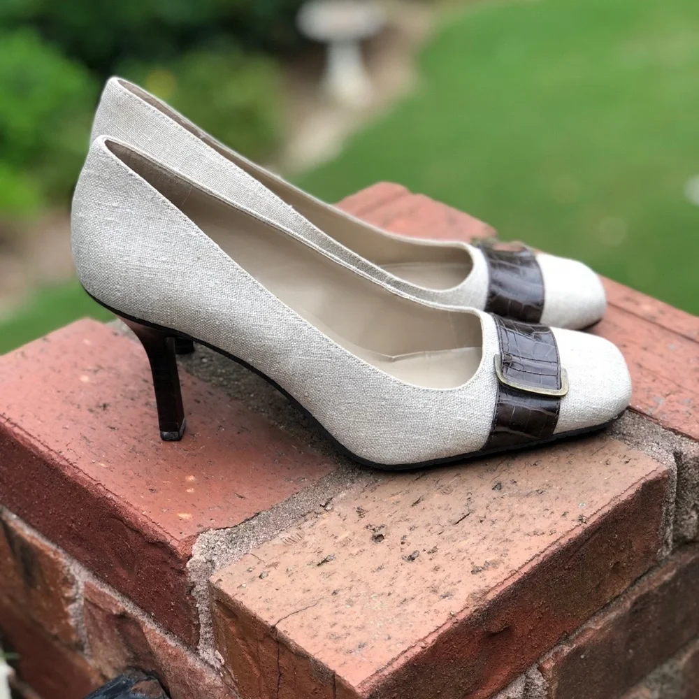 Bandolino Heels - Picture 2 of 11